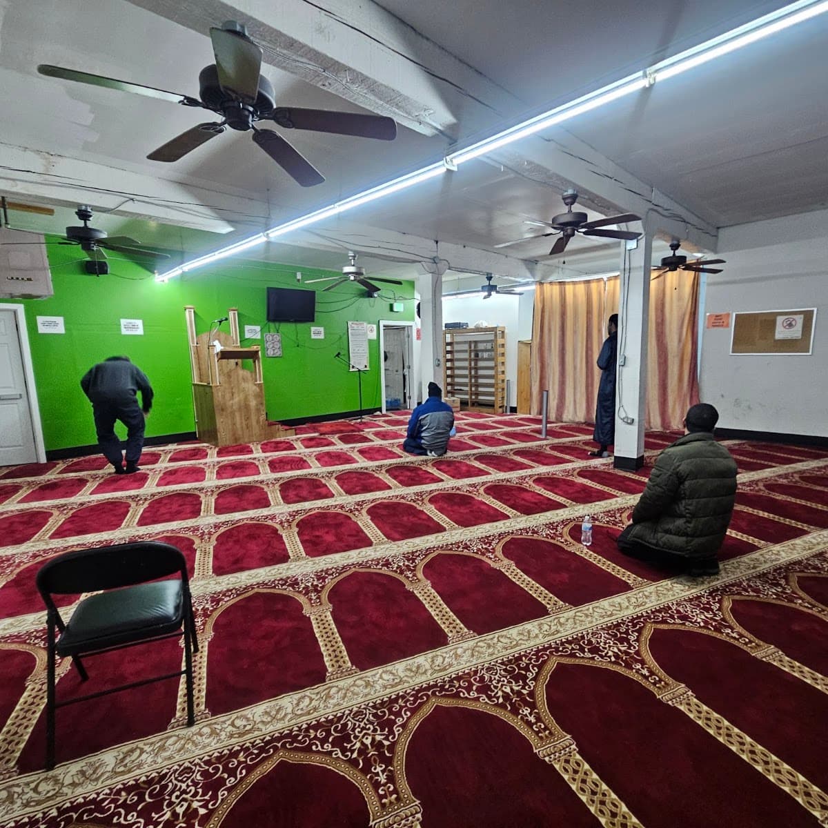 Al-Madina Masjid (Musallah), 81 South Tobin Street, Renton, WA