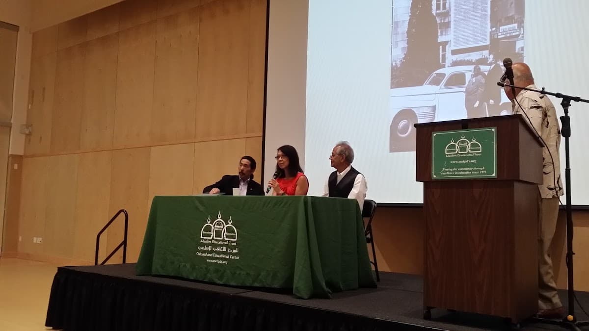 Muslim Educational Trust, 10330 Southwest Scholls Ferry Road, Tigard, OR