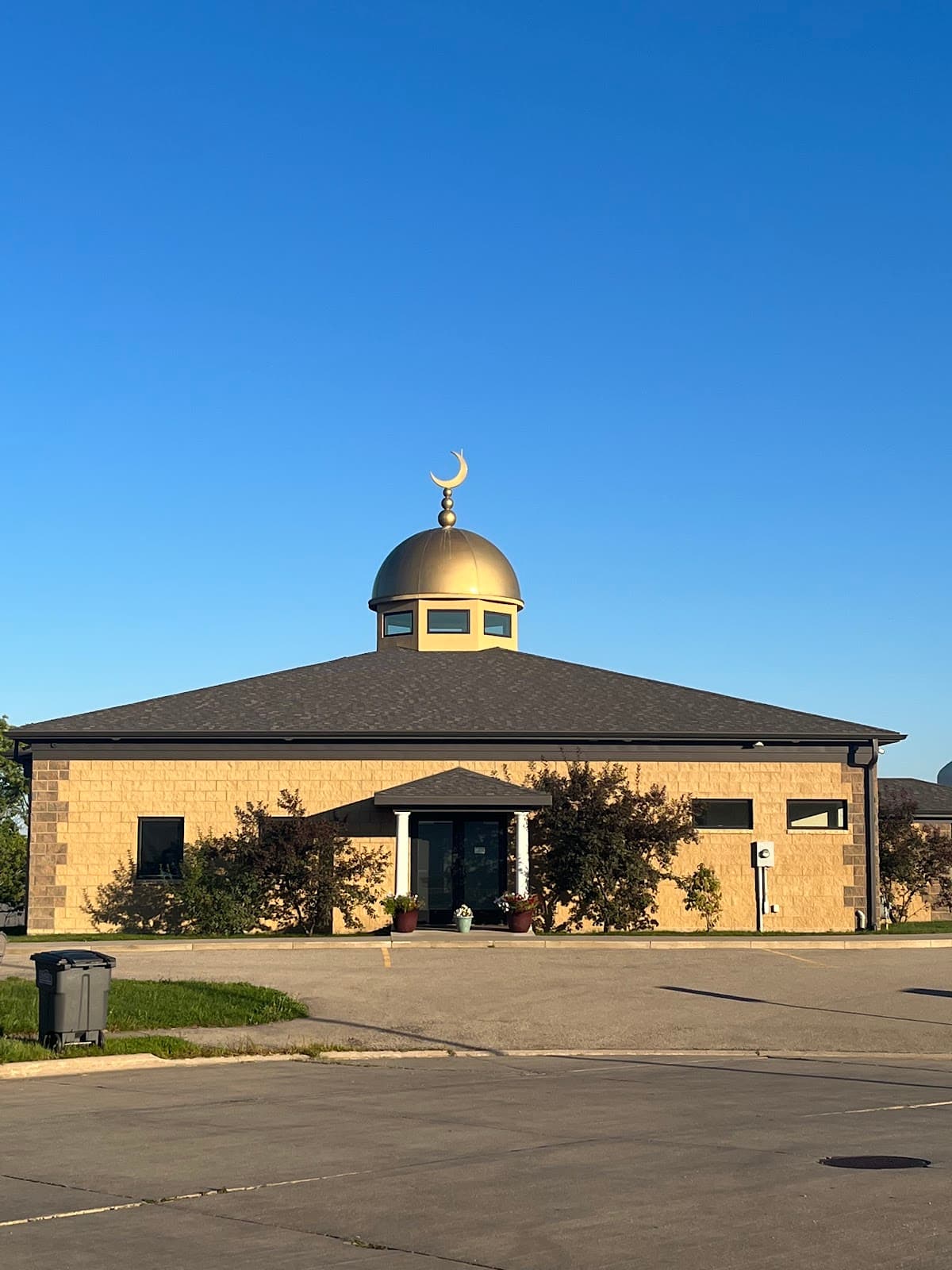 Tri-State Islamic Center (TIC Mosque in Dubuque), 4980 Radford Court, Dubuque, IA