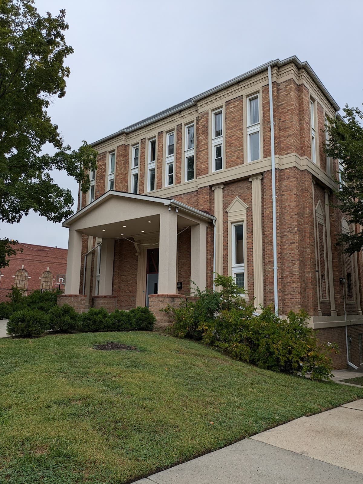 Al-Huda Center, 141 Van Brunt Boulevard, Kansas City, MO