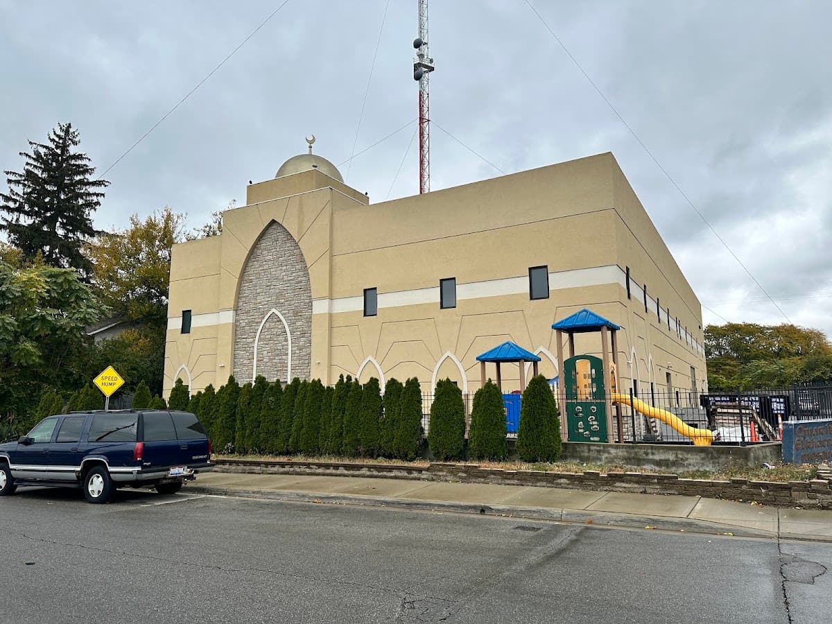 Omar Ibn El-Khattab Mosque, 580 Riverview Drive, Columbus, OH